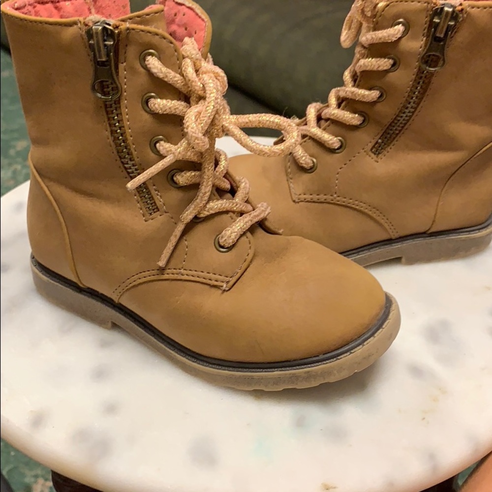 Brown kids boots size 8 with pink and gold laces